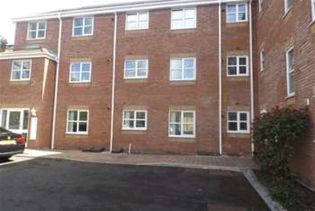  Image of 2 bedroom Flat to rent in Forsythia Drive Clayton-Le-Woods Chorley PR6 at Chorley, PR6 7DF