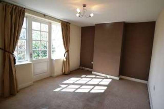  Image of 3 bedroom Semi-Detached house to rent in Fox Hill Selly Oak Birmingham B29 at Fox Hill Selly Oak BIRMINGHAM, B29 4AG