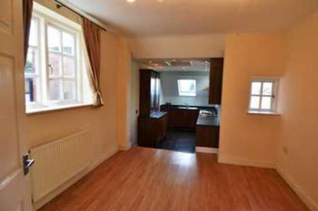  Image of 3 bedroom Semi-Detached house to rent in Fox Hill Selly Oak Birmingham B29 at Fox Hill Selly Oak BIRMINGHAM, B29 4AG