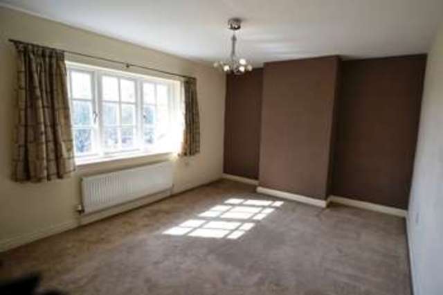  Image of 3 bedroom Semi-Detached house to rent in Fox Hill Selly Oak Birmingham B29 at Fox Hill Selly Oak BIRMINGHAM, B29 4AG