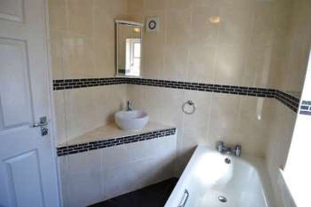  Image of 3 bedroom Semi-Detached house to rent in Fox Hill Selly Oak Birmingham B29 at Fox Hill Selly Oak BIRMINGHAM, B29 4AG