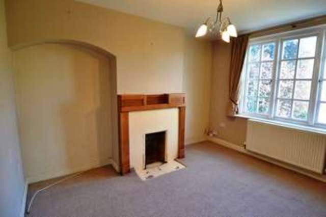  Image of 3 bedroom Semi-Detached house to rent in Fox Hill Selly Oak Birmingham B29 at Fox Hill Selly Oak BIRMINGHAM, B29 4AG