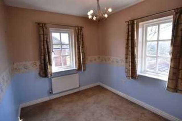  Image of 3 bedroom Semi-Detached house to rent in Fox Hill Selly Oak Birmingham B29 at Fox Hill Selly Oak BIRMINGHAM, B29 4AG