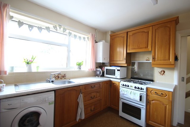  Image of 4 bedroom Detached house to rent in Froxfield Close Winchester SO22 at Harestock Winchester, SO22 6JW