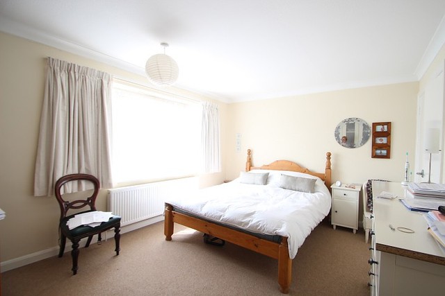  Image of 4 bedroom Detached house to rent in Froxfield Close Winchester SO22 at Harestock Winchester, SO22 6JW