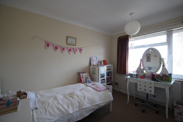  Image of 4 bedroom Detached house to rent in Froxfield Close Winchester SO22 at Harestock Winchester, SO22 6JW