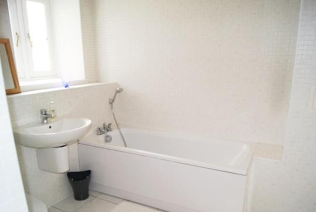  Image of 2 bedroom Flat to rent in Glassford Street Glasgow G1 at Merchant City Glasgow Glasgow, G1 1UH