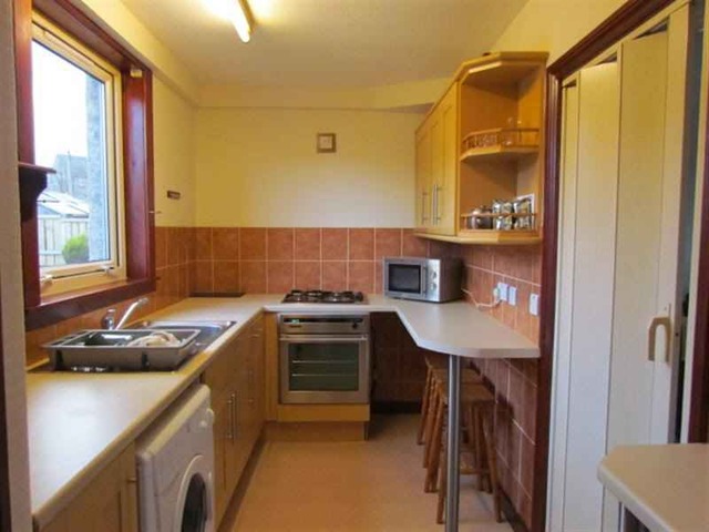  Image of 2 bedroom Terraced house to rent in Glebe Terrace Uphall Broxburn EH52 at Uphall West Lothian West Lothian, EH52 6DZ