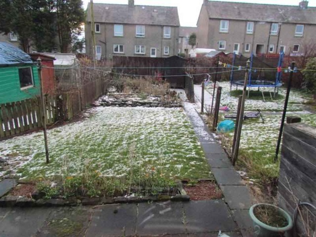  Image of 2 bedroom Terraced house to rent in Glebe Terrace Uphall Broxburn EH52 at Uphall West Lothian West Lothian, EH52 6DZ