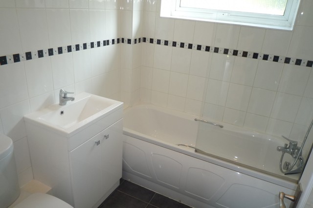  Image of 2 bedroom Flat to rent in Brambleside High Wycombe HP11 at Brambleside Loudwater High Wycombe, HP11 1JE