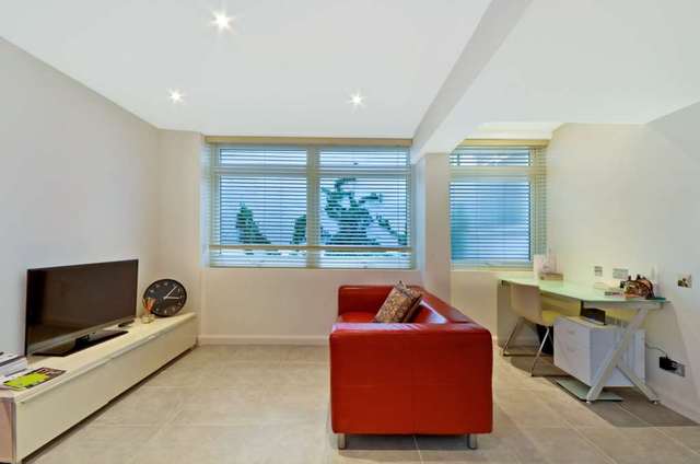  Image of 1 bedroom Apartment to rent in Gloucester Terrace London W2 at Gloucester Terrace Lancaster Gate London, W2 3HB