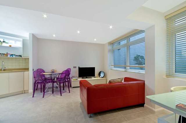  Image of 1 bedroom Apartment to rent in Gloucester Terrace London W2 at Gloucester Terrace Lancaster Gate London, W2 3HB