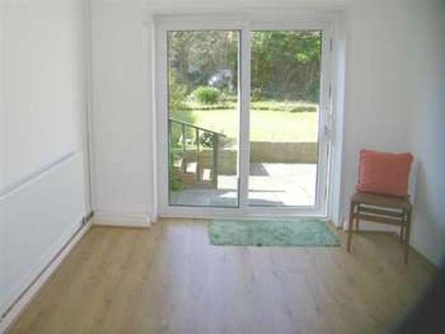  Image of 3 bedroom Property for sale in Glyn Rhosyn Gorseinon Swansea SA4 at Glyn Rhosyn Gorseinon Gorseinon, SA4 6HX