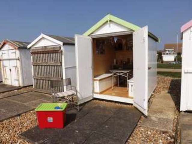  Image of 1 bedroom Property for sale in Eirene Avenue Goring-by-Sea Worthing BN12 at Goring Beach  Goring by Sea, BN12 4DL