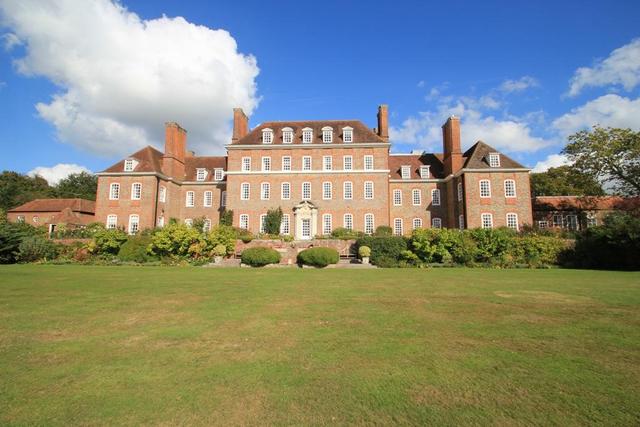  Image of 3 bedroom Flat for sale in Rolvenden Rolvenden Cranbrook TN17 at Great Maytham Road  Rolvenden, TN17 4NE