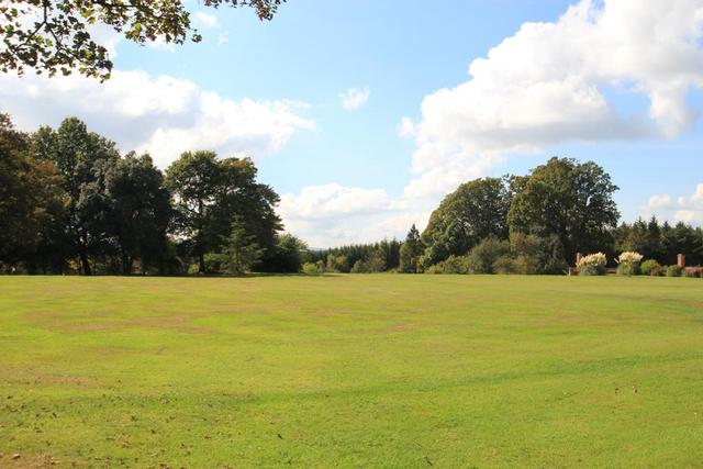  Image of 3 bedroom Flat for sale in Rolvenden Rolvenden Cranbrook TN17 at Great Maytham Road  Rolvenden, TN17 4NE