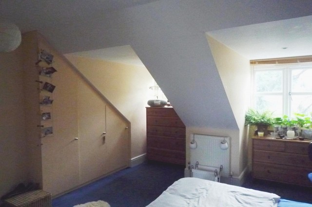  Image of 1 bedroom Flat to rent in Green Hedges Avenue East Grinstead RH19 at East Grinstead, RH19 1DZ