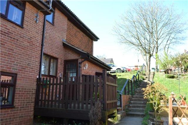  Image of 1 bedroom End of Terrace to rent in Green Way Tunbridge Wells TN2 at Kent, TN2 3JN