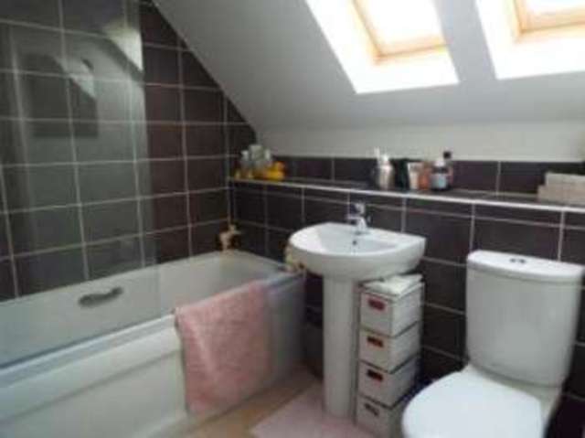 Image of 2 bedroom Flat for sale in Greenkeepers Road Biddenham Bedford MK40 at Great Denham Bedford Biddenham, MK40 4GJ