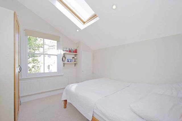  Image of 3 bedroom Flat to rent in Hafer Road London SW11 at Hafer Road  London, SW11 1HF