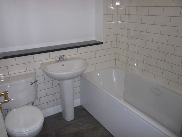  Image of 2 bedroom Flat to rent in Harbour Place Dalgety Bay Dunfermline KY11 at Dalgety Bay Fife Fife, KY11 9GG