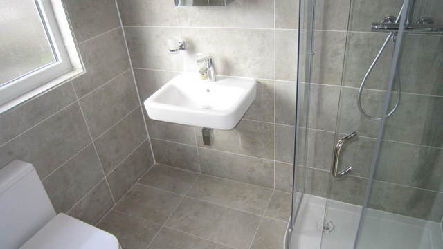 Image of 4 bedroom Property for sale in Hayes End Drive Hayes UB4 at Middlesex  Hayes, UB4 8HE