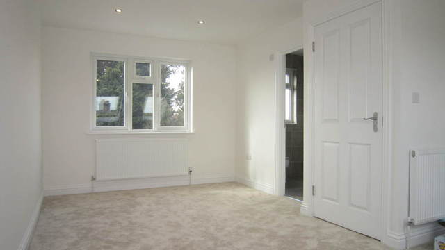  Image of 4 bedroom Property for sale in Hayes End Drive Hayes UB4 at Middlesex  Hayes, UB4 8HE