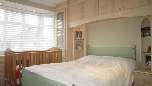  Image of 4 bedroom Property for sale in Hayes End Drive Hayes UB4 at Middlesex  Hayes, UB4 8HE