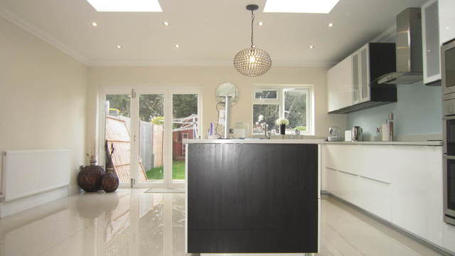  Image of 4 bedroom Property for sale in Hayes End Drive Hayes UB4 at Middlesex  Hayes, UB4 8HE