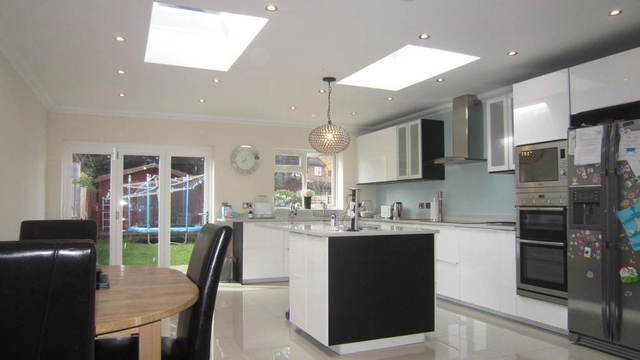  Image of 4 bedroom Property for sale in Hayes End Drive Hayes UB4 at Middlesex  Hayes, UB4 8HE