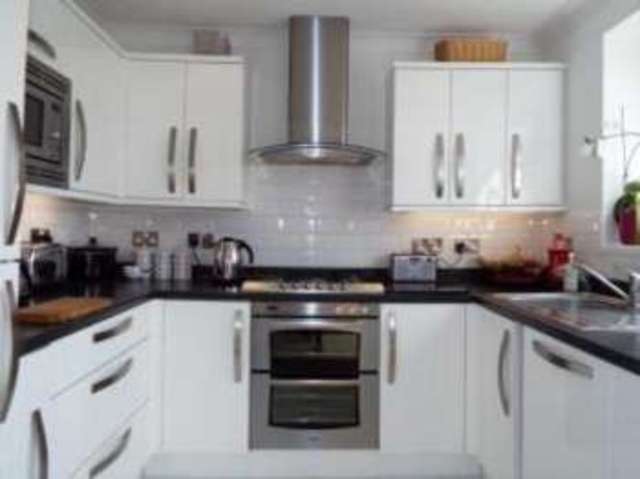  Image of 2 bedroom Bungalow for sale in Wheatlands Avenue Hayling Island PO11 at Hayling Island Hampshire Eastoke, PO11 9SQ
