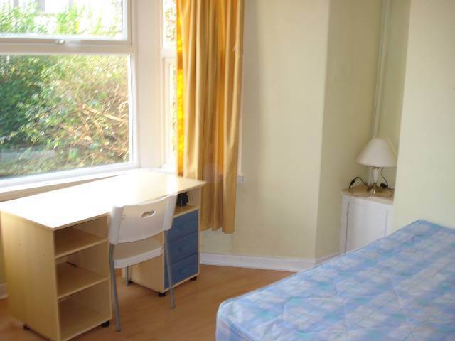  Image of 6 bedroom Detached house to rent in Treforest Treforest Pontypridd CF37 at Treforest Pontypridd Glyntaff, CF37 1DD
