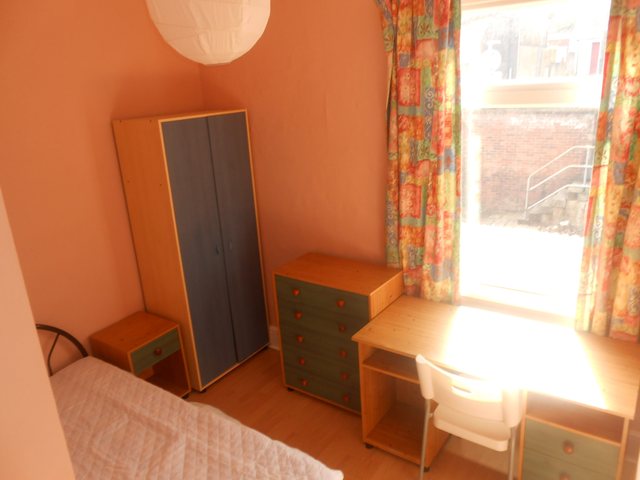  Image of 1 bedroom House Share to rent in Treforest Treforest Pontypridd CF37 at Treforest Pontypridd Glyntaff, CF37 1DD
