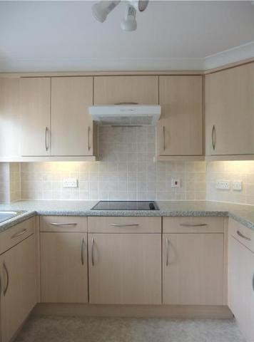  Image of 1 bedroom Apartment to rent in Ford Park Mutley Plymouth PL4 at Hermitage Court Ford Park Mutley Plain, Plymouth, PL4 6QU