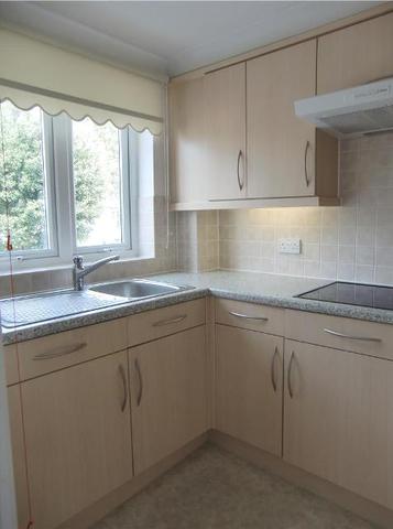  Image of 1 bedroom Apartment to rent in Ford Park Mutley Plymouth PL4 at Hermitage Court Ford Park Mutley Plain, Plymouth, PL4 6QU