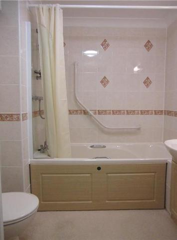  Image of 1 bedroom Apartment to rent in Ford Park Mutley Plymouth PL4 at Hermitage Court Ford Park Mutley Plain, Plymouth, PL4 6QU