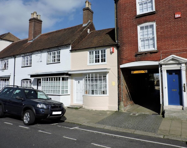  Image of 3 bedroom Cottage to rent in High Street Fareham PO16 at Fareham, PO16 7BG