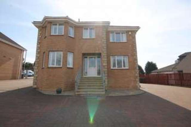  Image of 4 bedroom Detached house for sale in High Street Newarthill Motherwell ML1 at High Street Newarthill Motherwell, ML1 5JU
