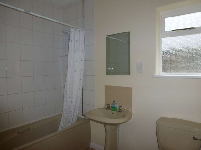  Image of 1 bedroom Flat to rent in Highland Road Southsea PO4 at Southsea, PO4 9DD