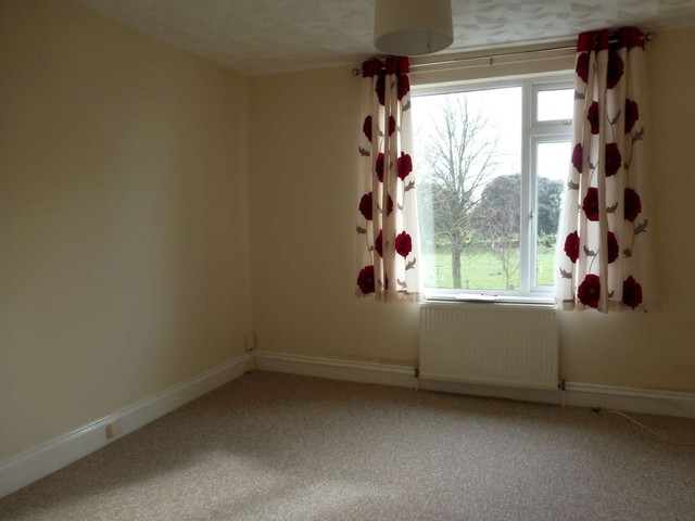 Image of 1 bedroom Flat to rent in Highland Road Southsea PO4 at Southsea, PO4 9DD