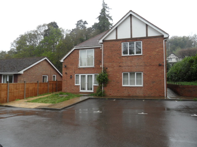  Image of 2 bedroom Flat to rent in Southview Road Headley Down Bordon GU35 at Headley Down, GU35 8HY