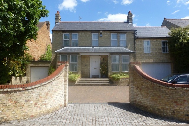  Image of 6 bedroom Detached house to rent in Hillside Sawston Cambridge CB22 at Sawston, CB22 3BL