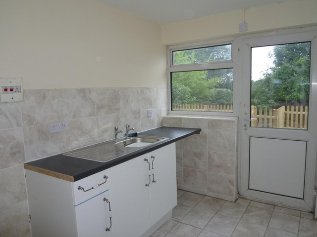  Image of 3 bedroom Detached house to rent in Hillsley Road Cosham Portsmouth PO6 at Portsmouth, PO6 4LG