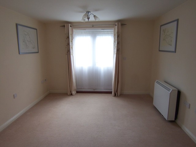  Image of 2 bedroom Apartment to rent in Hiltingbury Road Chandler