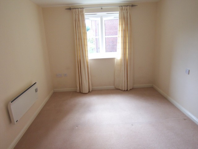 Image of 2 bedroom Apartment to rent in Hiltingbury Road Chandler