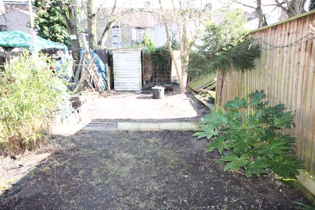  Image of 2 bedroom Maisonette to rent in Holly Hill Road Erith DA8 at Hollyhill Road  Erith, DA8 1QD