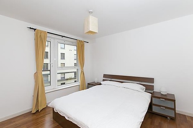  Image of 2 bedroom Flat to rent in Holyrood Road Edinburgh EH8 at Holyrood Edinburgh Edinburgh, EH8 8BA