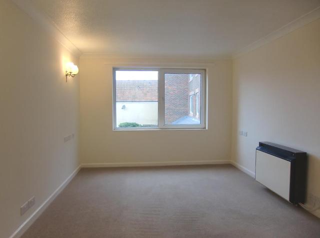  Image of 1 bedroom Apartment to rent in East Street Bridport DT6 at Homebredy House East Street Bridport, DT6 3NL