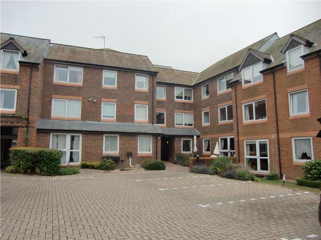  Image of 1 bedroom Apartment to rent in East Street Bridport DT6 at Homebredy House East Street Bridport, DT6 3NL