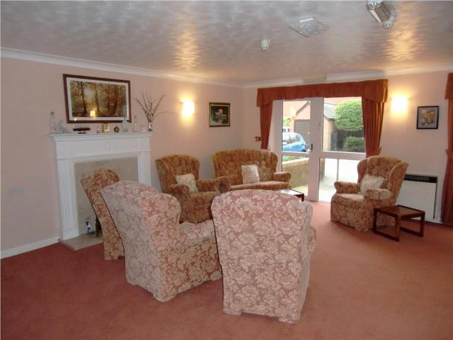  Image of 1 bedroom Apartment to rent in East Street Bridport DT6 at Homebredy House East Street Bridport, DT6 3NL